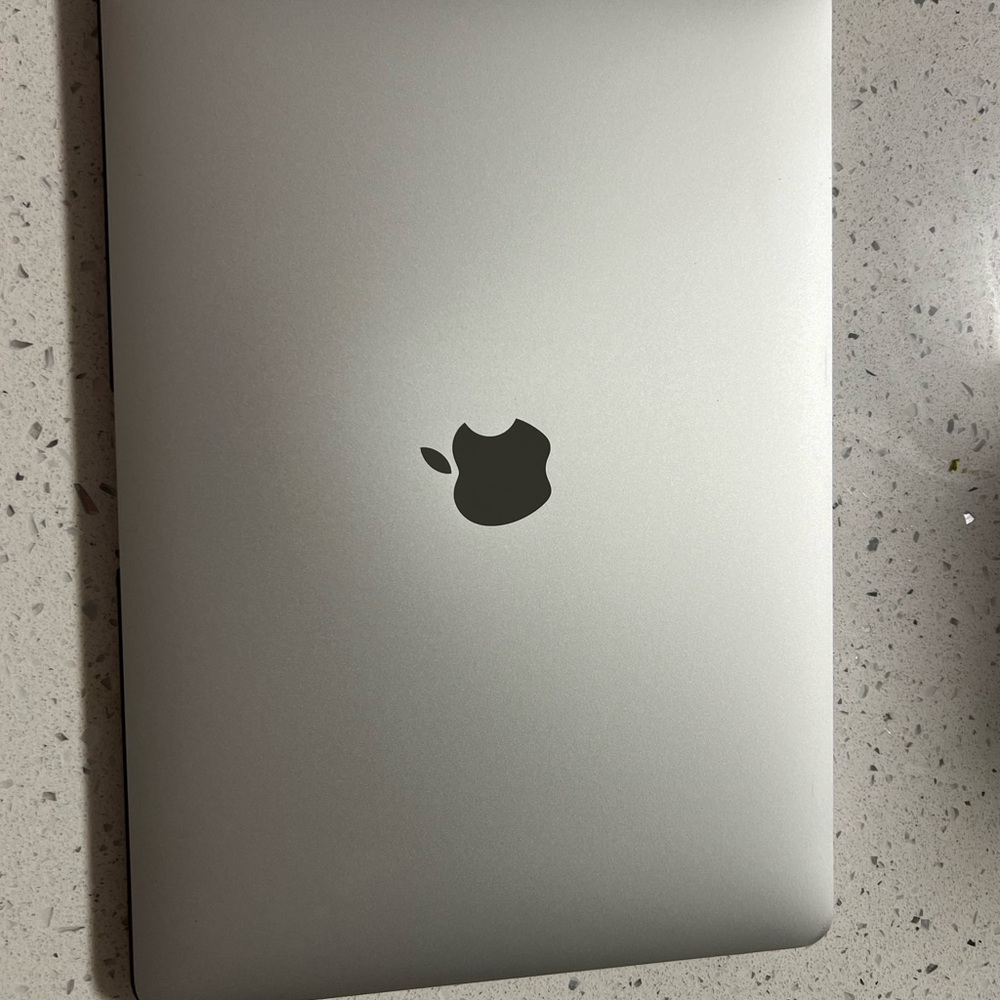 MacBook Air 13.3" Laptop - Apple M1 chip - 8GB Memory - 256GB SSD - Silver